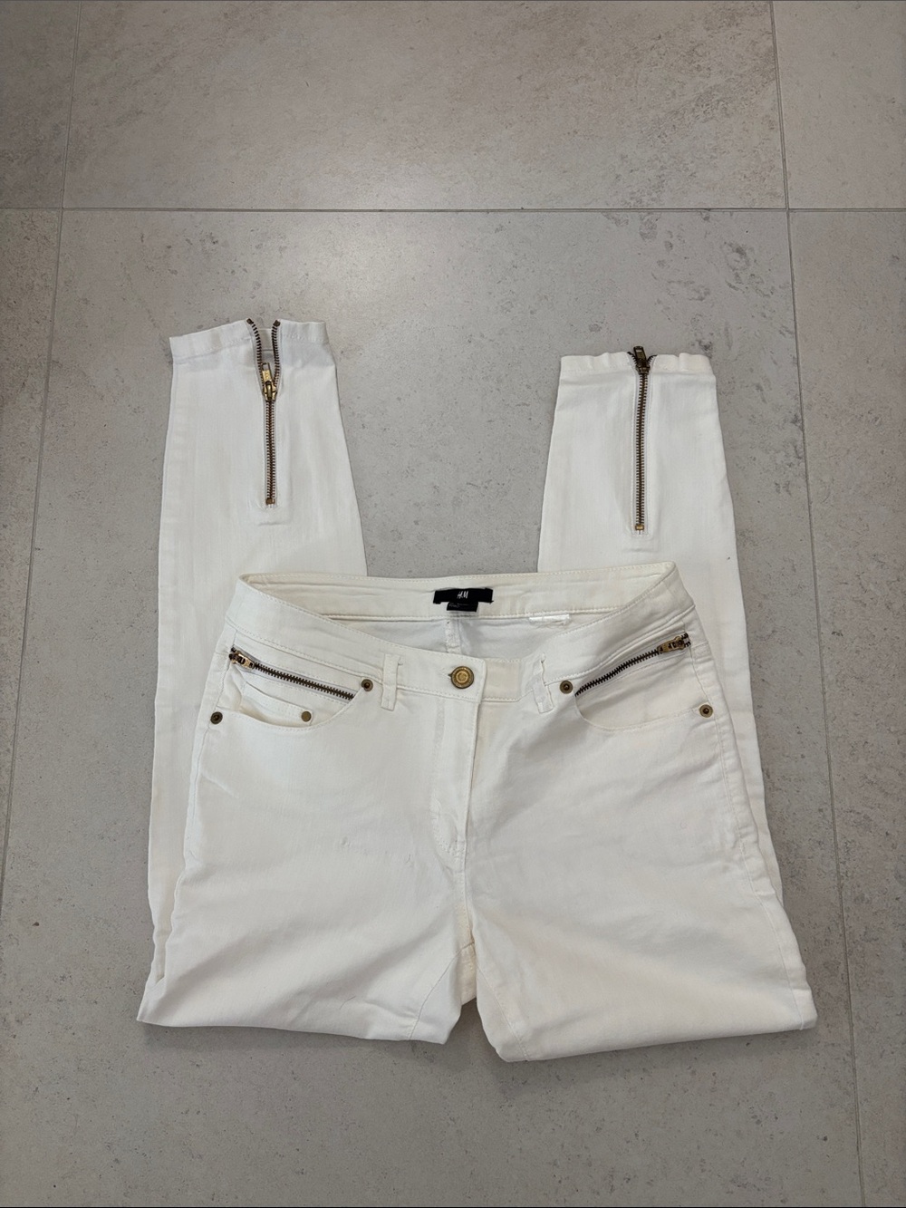 H&M White Skinny Jeans with Zip-Ankle Detail